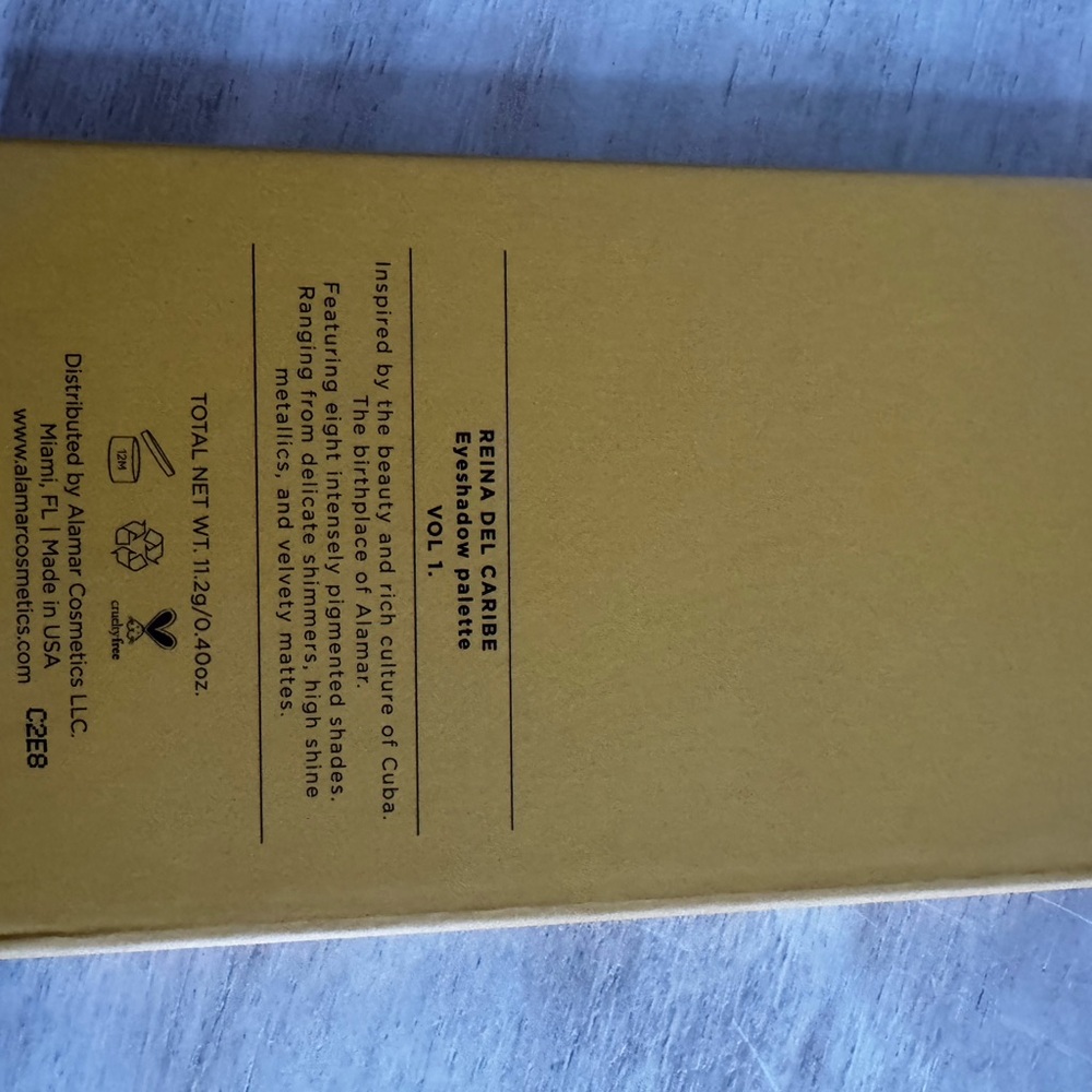 Alamar Cosmetics Reina Del Caribe Vol. 1 Eyeshadow Palette - Picture 3 of 3